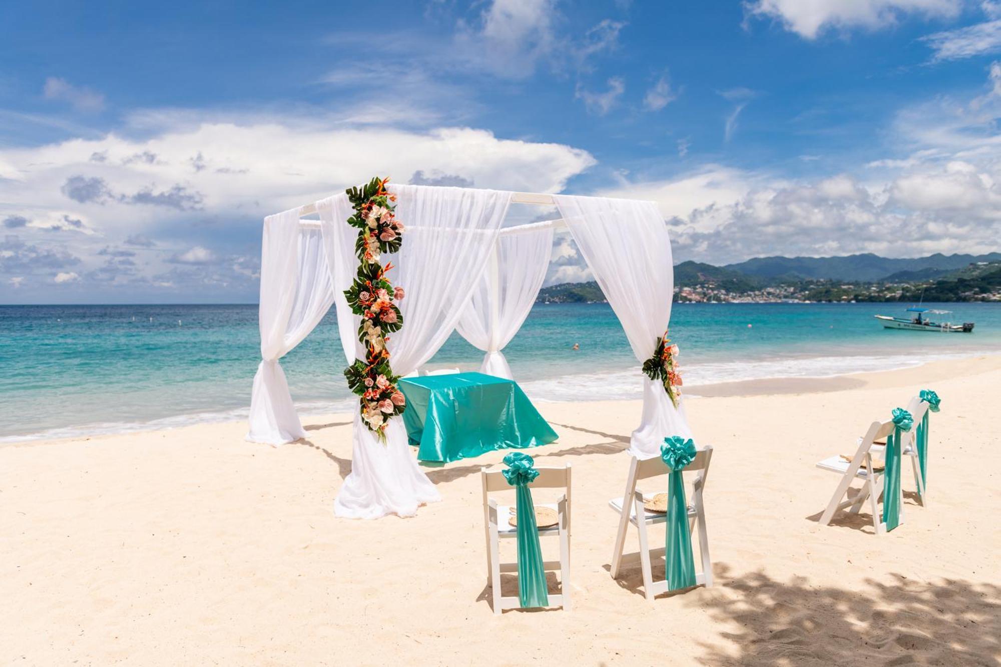 Mount Cinnamon Resort & Beach Club St. George's Extérieur photo